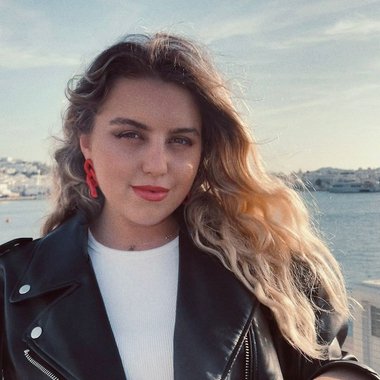 Katerina99 - Freelance Social Media Freelancer