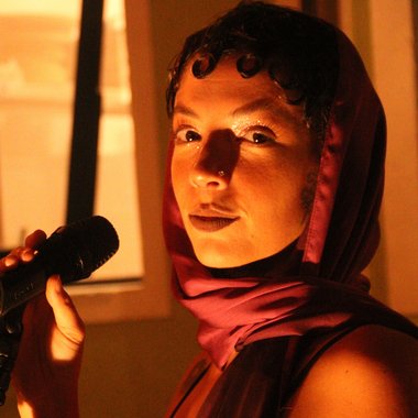 Laís O. - Freelance Singer