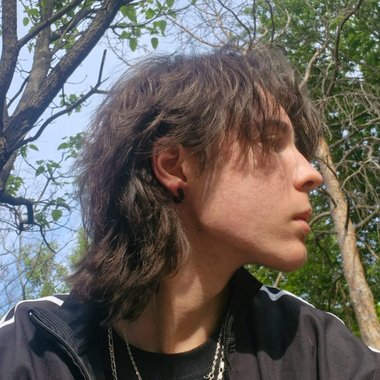 Filip I. - Freelance Graphic Designer