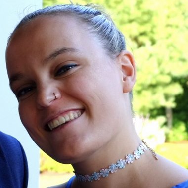 Lilian M. - Freelance Graphic Designer