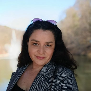 Aleksandra D. - Freelance Affiliate Marketer