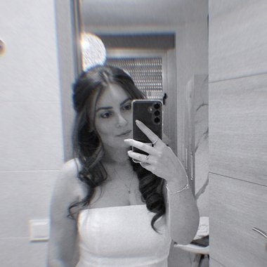 Charlotte C. - Freelance Designer