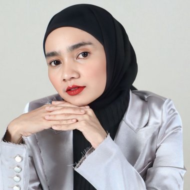 Nadia N. - Freelance Video Editor