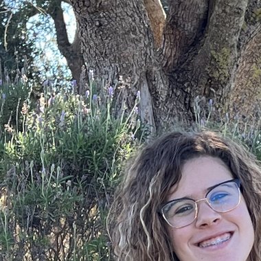 Iara M. - Freelance Content Creator