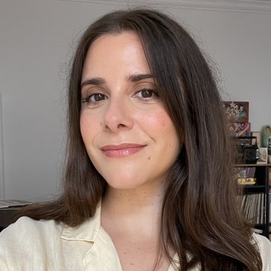 Blanca S. - Freelance Graphic Designer