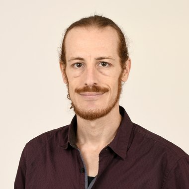 Yvo W. - Freelance 3d Designer