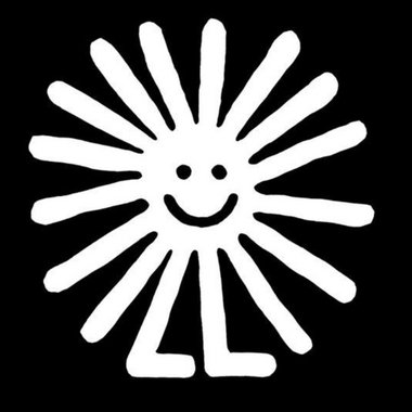 Céline T. - Freelance Graphic Designer