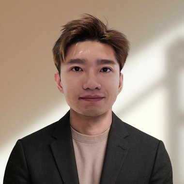 Tan (. - Freelance Graphic Designer