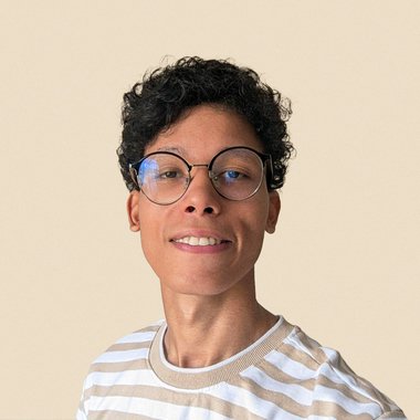Samuel O. - Freelance Brand Designer