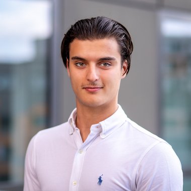 Damien R. - Freelance Web Developer