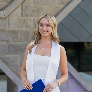 Delia W. - Freelance Social Media Freelancer