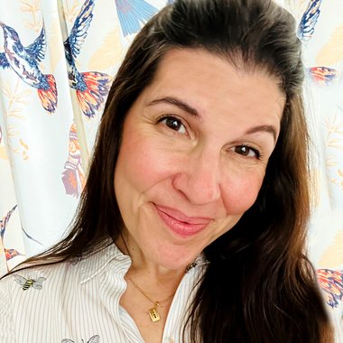 Andrea S. - Freelance Graphic Designer