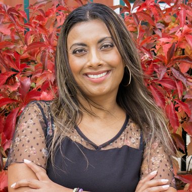 Shena R. - Freelance Voiceover Artist