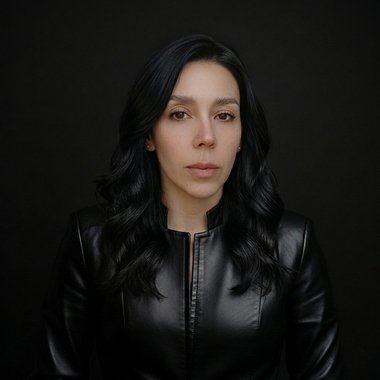 Isabel I. - Freelance Web Designer