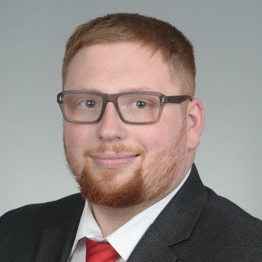 Thomas C. - Freelance Graphic Designer