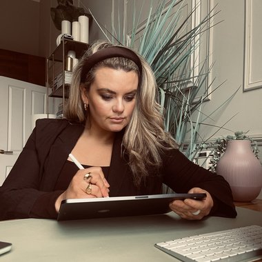 Kirsty J. - Freelance Designer