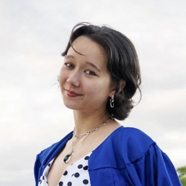 Isabella Z. - Freelance Artworker