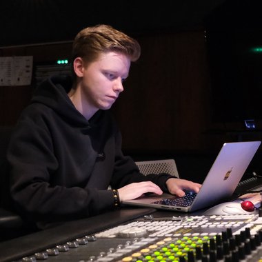 Luuk - Freelance Mastering Engineer