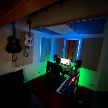 Andrés T. - Freelance Musician