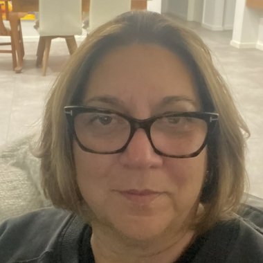 Glenda W. - Freelance Fractional Cmo