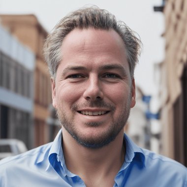 Marcel R. - Freelance Digital Marketer