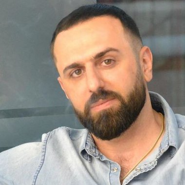 Hamlet H. - Freelance Motion Graphic Designer