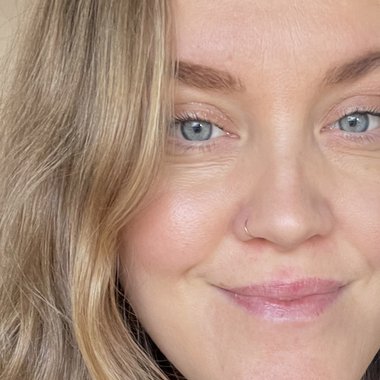 SOPHIE A. - Freelance Content Creator