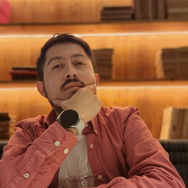 MARVIN C. - Freelance Designer