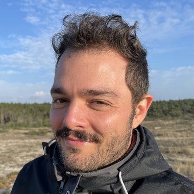 Lucas T. - Freelance Designer