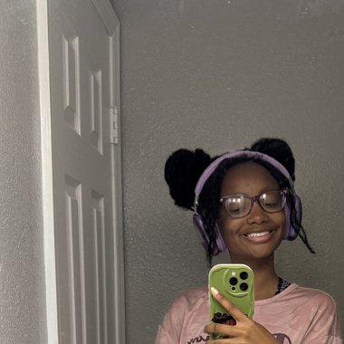 Shaliyah B. - Freelance Web Designer