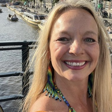 Jennifer M. - Freelance Writer