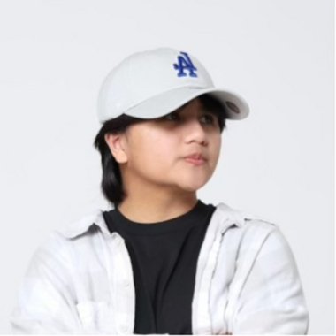 Janross C. - Freelance Designer