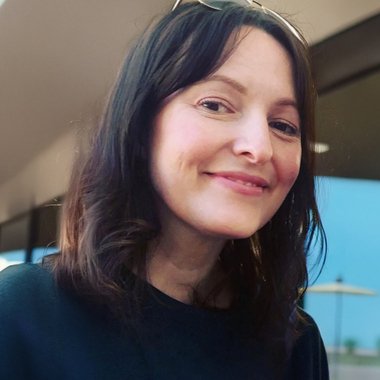 Samantha K. - Freelance Logo Designer