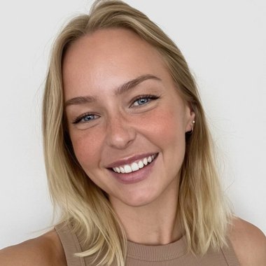 Alva R. - Freelance Digital Marketer