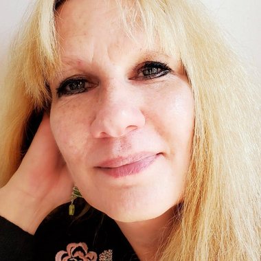 Janelle B. - Freelance Writer