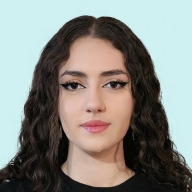 Orjada S. - Freelance Graphic Designer