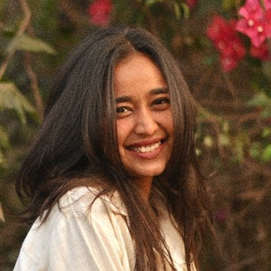 Shruti D. - Freelance Pitch Deck Designer