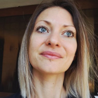 Martina M. - Freelance Stylist