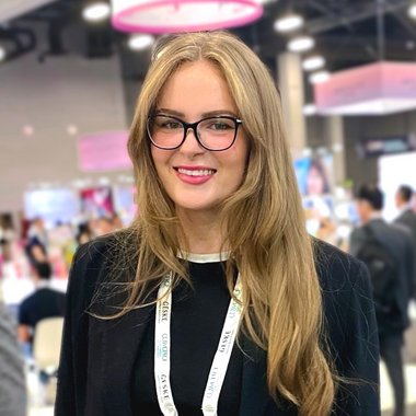 Sally H. - Freelance Ugc Creator