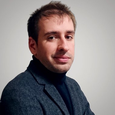 Jonathan D. - Freelance Designer