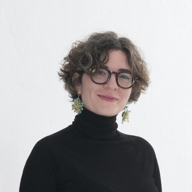 Lara F. - Freelance Designer