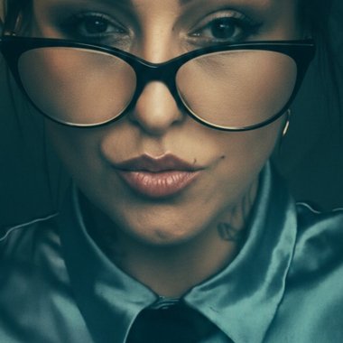 Karolina T. - Freelance Motion Graphic Designer