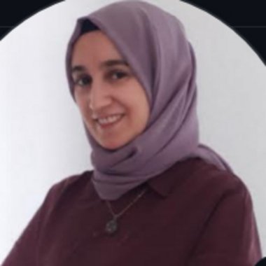 Nuray A. - Freelance Online Trainer