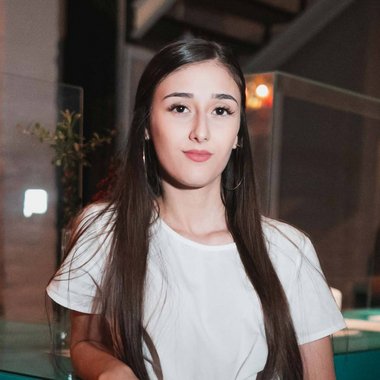 MARTINA A. - Freelance Graphic Designer