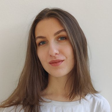 Daryna D. - Freelance Presentation Designer