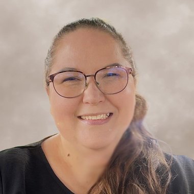 Kim F. - Freelance Graphic Designer