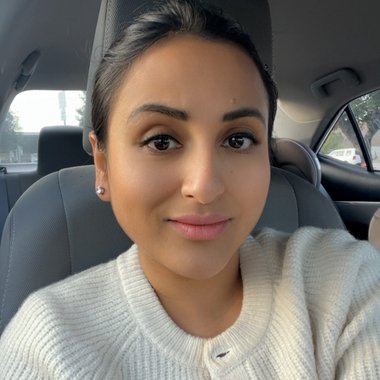 VickyStoryteller - Freelance Brand Designer