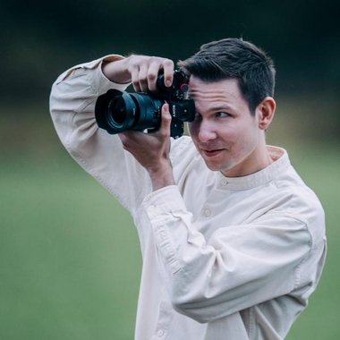 Tobi K. - Freelance Videographer