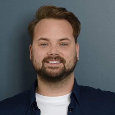 Jakob F. - Freelance Graphic Designer