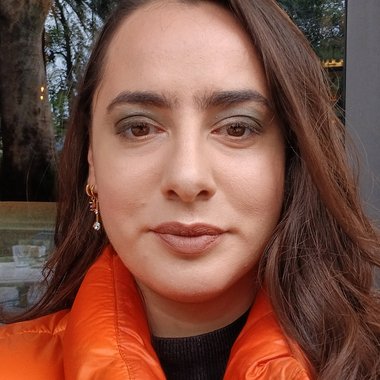 Ejenia - Freelance Writer